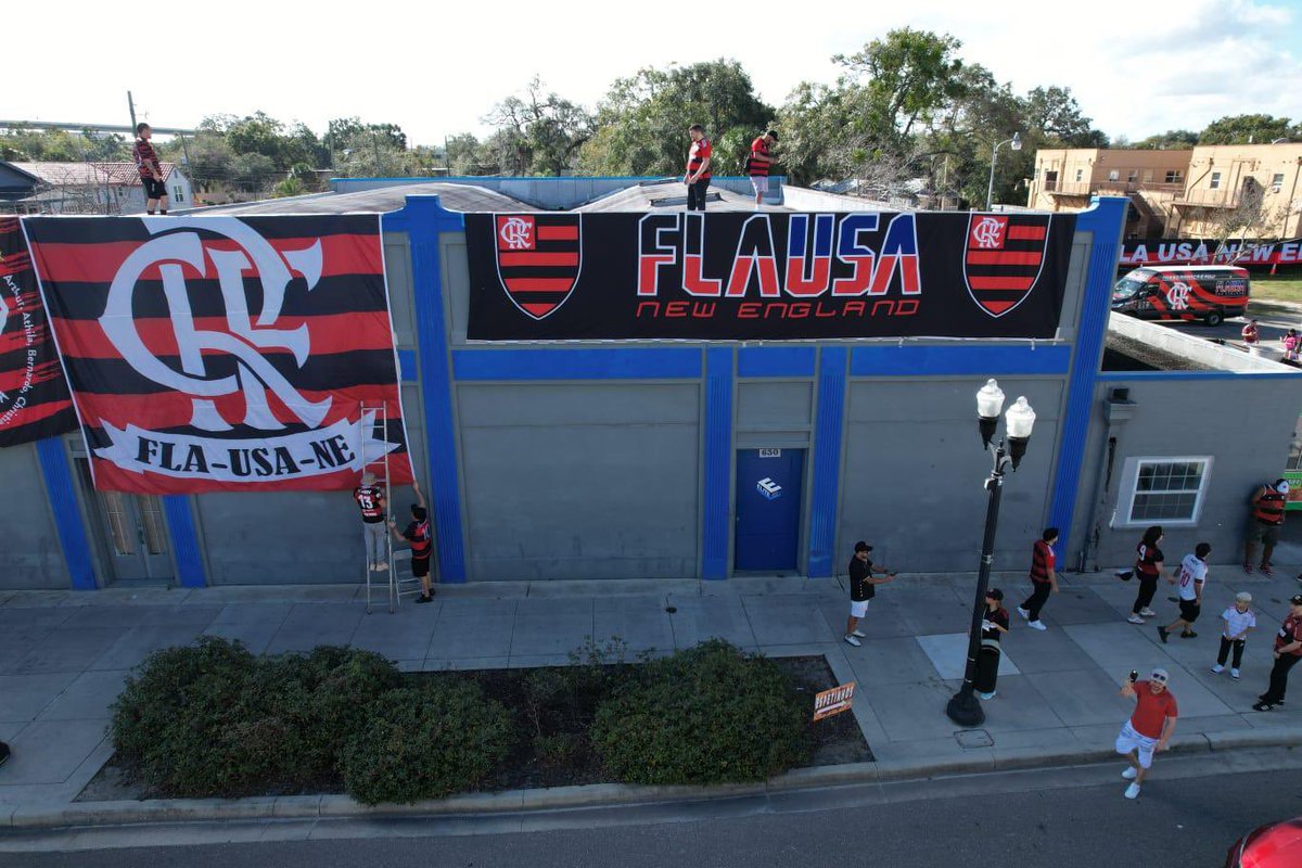 Obrigado a galera da organização e os voluntários que foram responsável pelas bandeiras , faixas , tendas , Baterias etc … em Orlando, vcs são outro Patamar!!