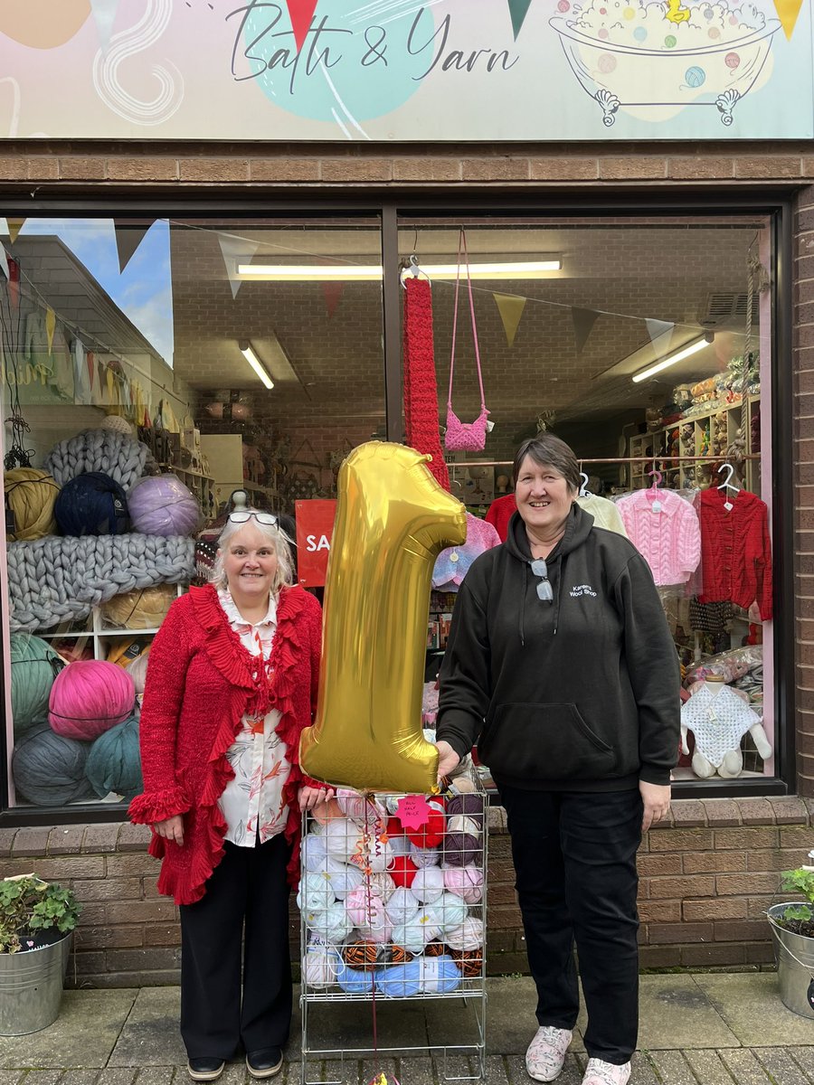 #SaturdayShoutout &amp; birthday congratulations to Debbie &amp; Karen at the Bath and Yarn Emporium, celebrating their 1 year anniversary today 🥳🥂👏
#meltonmowbray #melton #yarn #wool #crafts #supportlocalbusiness #supportlocal