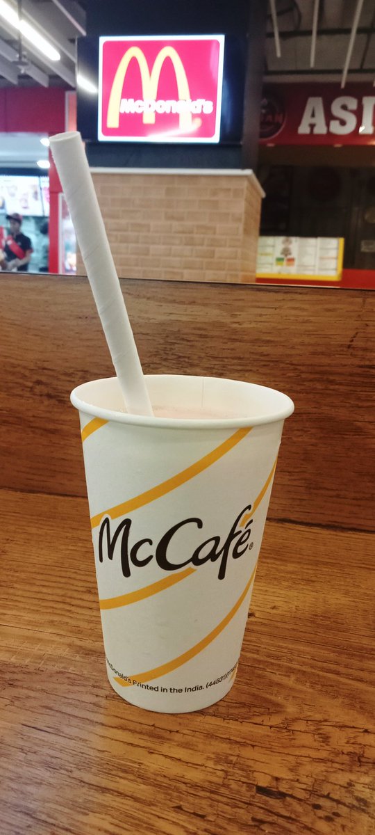 NarmadaAmu's tweet photo. 🦋
#McDonalds #GSMMall
🌯🥤 https://t.co/99CPgz6S81