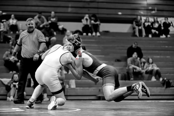 RedCaboosePhoto's tweet photo. Here are shots from the FC/Talawanda match for FC Senior night. I'll be covering regionals @RHSRedDevils today!
@812now @pats_sports @AthleticsFchs @THSBoosters https://t.co/tQuiasQMOv