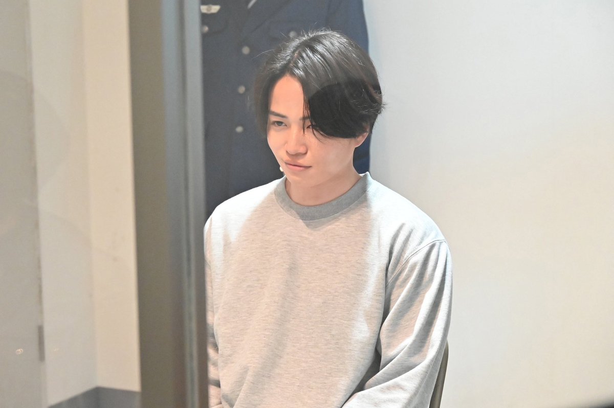 ＼#新空港占拠 観戦中👀✈️／

お待ちしておりました、武蔵刑事。

#櫻井翔 #瀧内公美 #菊池風磨
#がんばれ武蔵