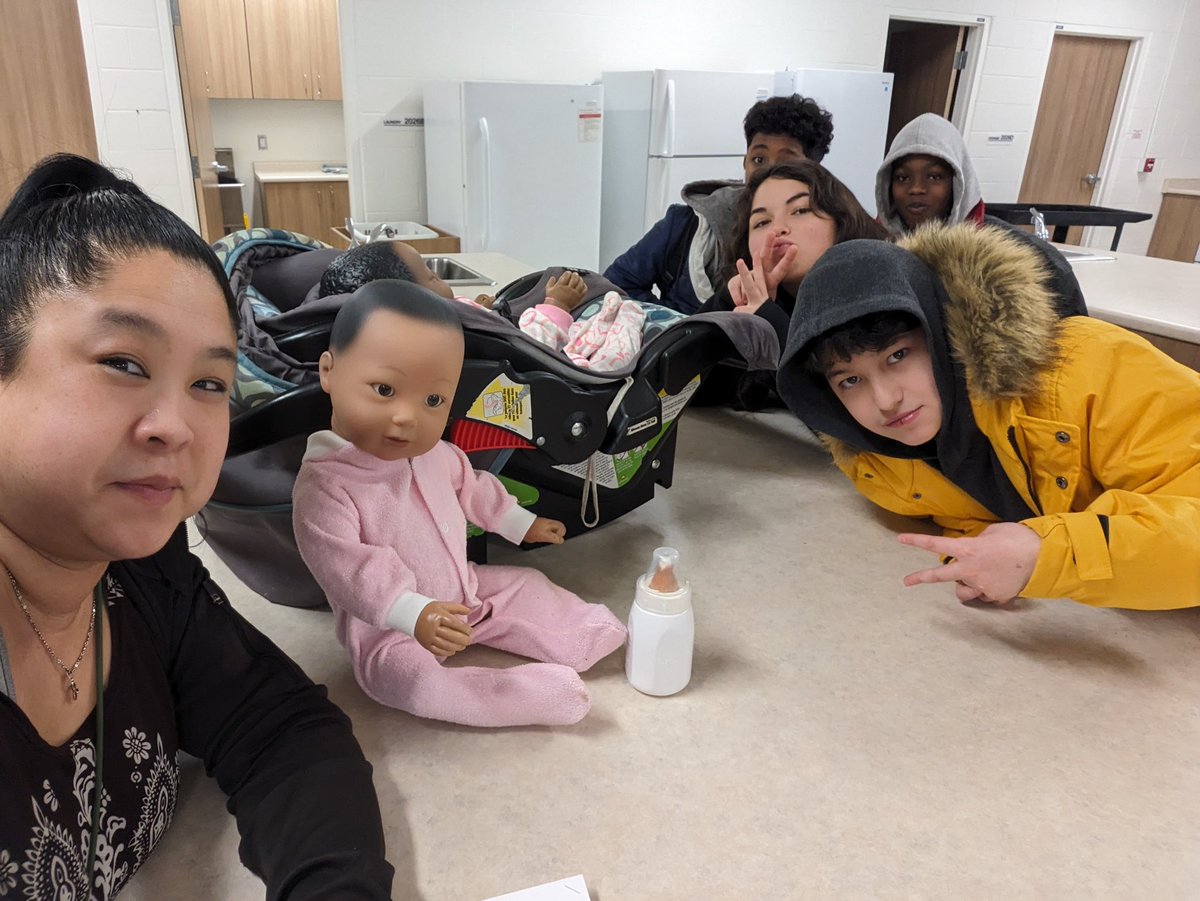 Ms.D.Lo 🍁 tweet media