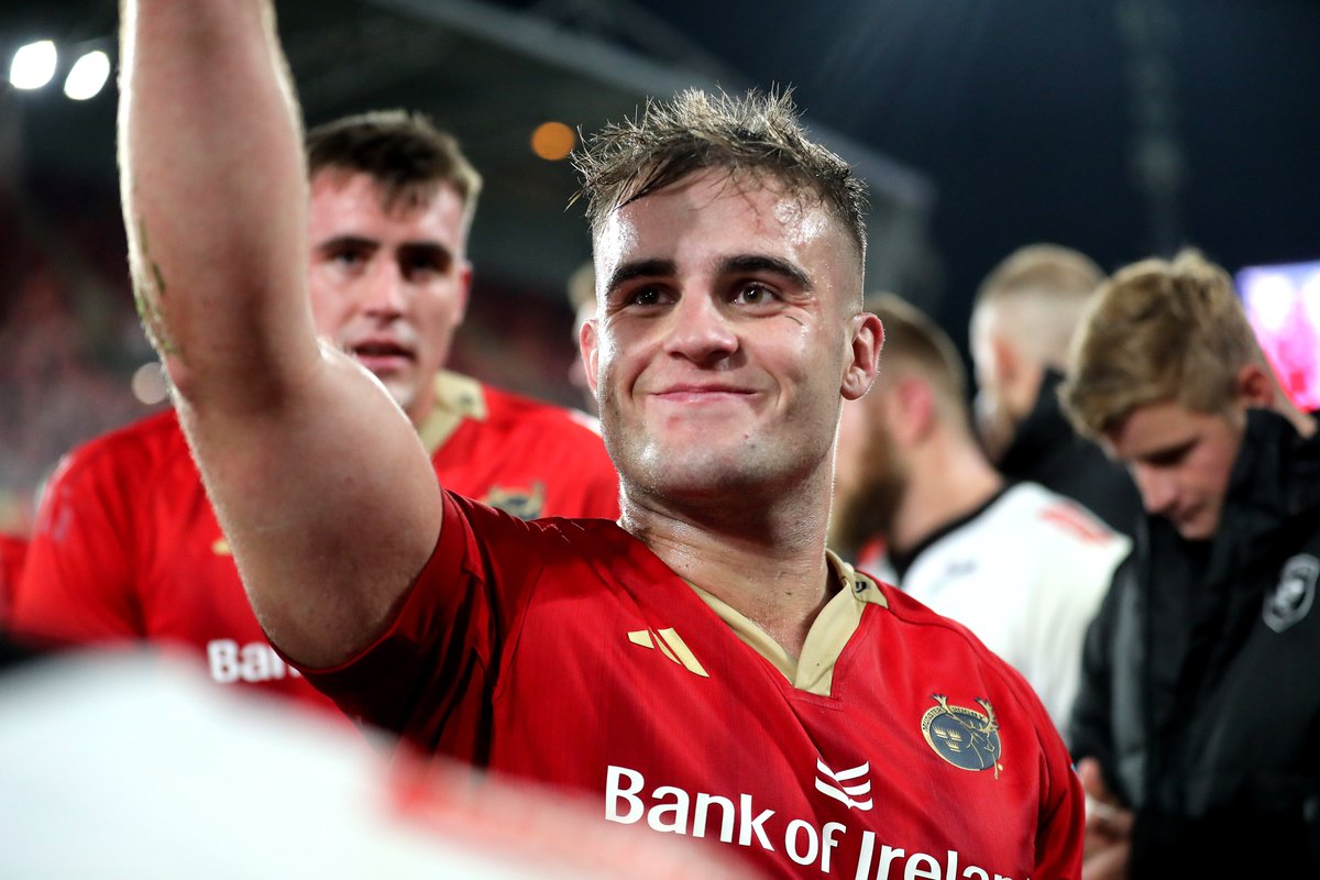A very special day for Alex Kendellen and his family as the 22-year-old captains Munster for the first time 👏

The Cork man has made 56 appearances for Munster since making his debut in March 2021 💪

#MUNvCRU #SUAF 🔴