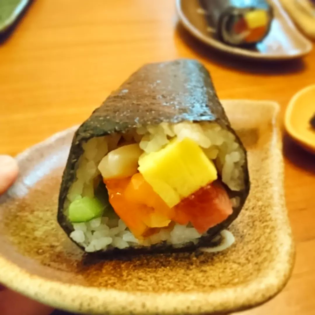 enterthe007's tweet photo. 今日(2/3)は節分 2024 
恵方巻を食べたよ。豆まきもしました!

#恵方巻  #恵方巻き #恵方 #巻き寿司 #巻き鮨 #海鮮 #節分 #鬼 #鬼は外 #福は内 #鬼は外福は内 #節分豆 #豆 #豆まき #大豆 #been #beens #お豆 #まめ #japanese #japanesefood #japan #2024節分 #節分2024 https://t.co/L6bmyNE1TO