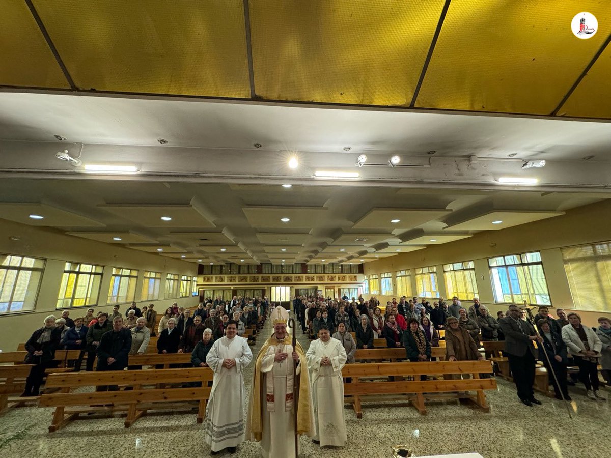 IglesiaEnLeon's tweet photo. 🙏🏼 Rezamos por nuestro Obispo el P. @cmfluisangel en el comienzo de su ✝️ #VisitaPastoral al 🛐 #Arciprestazgo Virgen del Camino, la cual será clausurada el próximo 🔟 de marzo en la ⛪️ #Basílica de 🩵 Nuestra Señora del Camino con la celebración de la ⚪️ #Eucaristía. https://t.co/IfSocYVp43