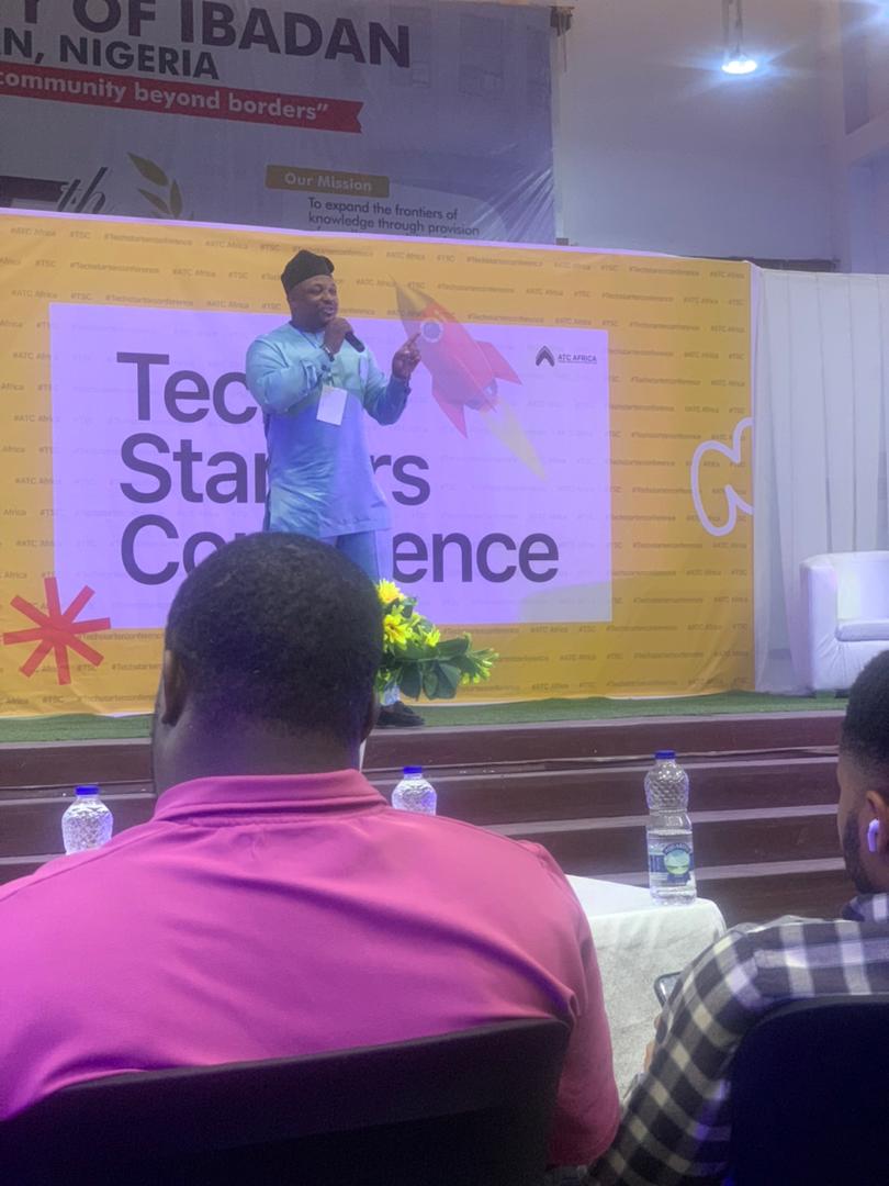 obikoya_adebayo's tweet photo. At TSC 2.0 with @thecoachayobami learning about BTC and how understanding how it works can better your situation in a Nigerian economy. A wonderfully put together speech, very inspiring words from him. #wearenoones #TSC2.0 https://t.co/5EDWZ1au2S