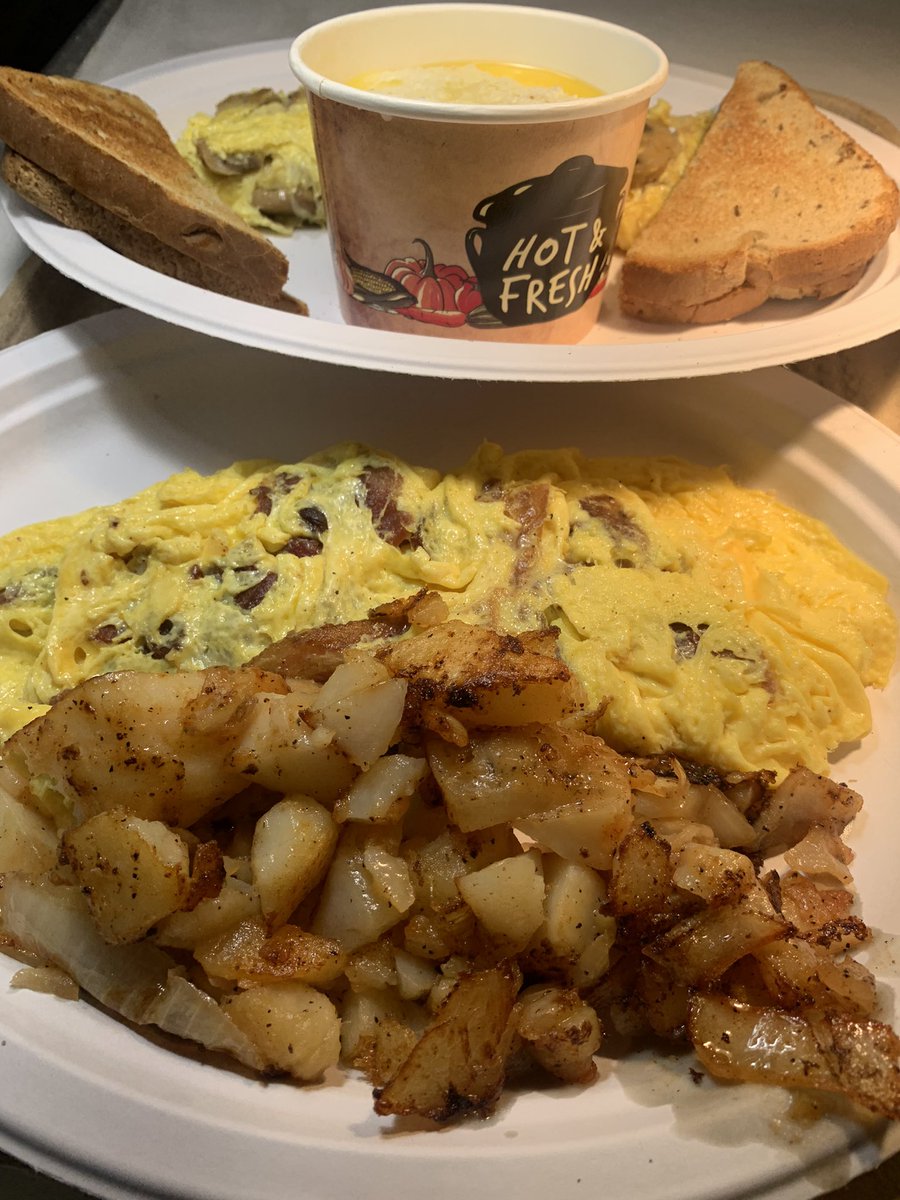 SimplyMaries's tweet photo. Happy Saturday!! Start your day off with a delicious breakfast omelette!! See you guys soon!! #bestbreakfast #bestinbaltimore #bestinmaryland https://t.co/Azp9kxlDnn