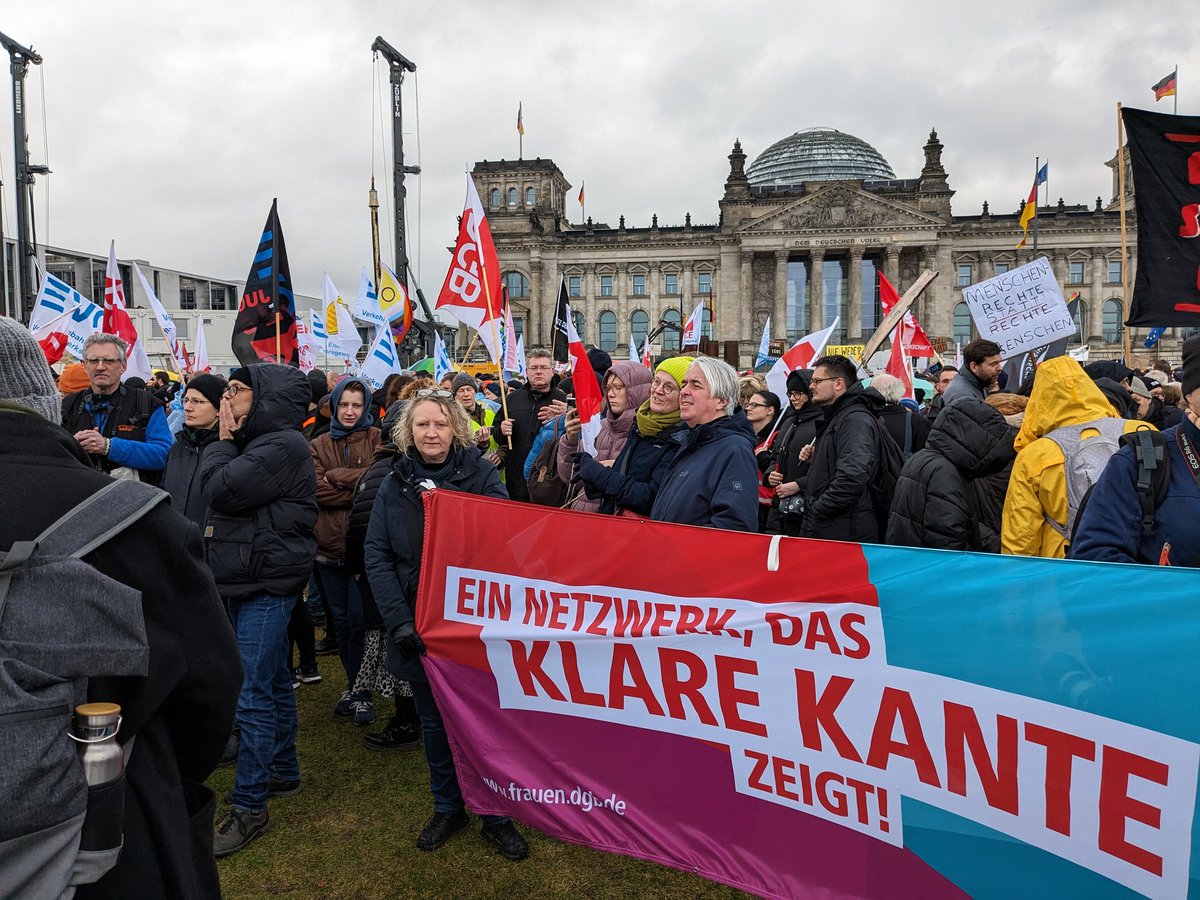 Berlin gegen Nazis tweet media