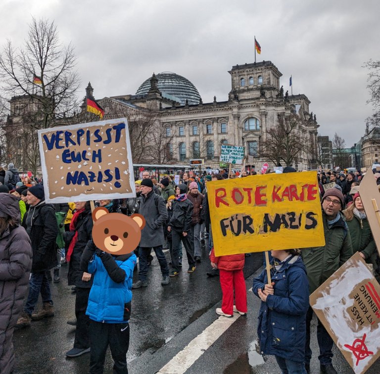 Berlin gegen Nazis tweet media