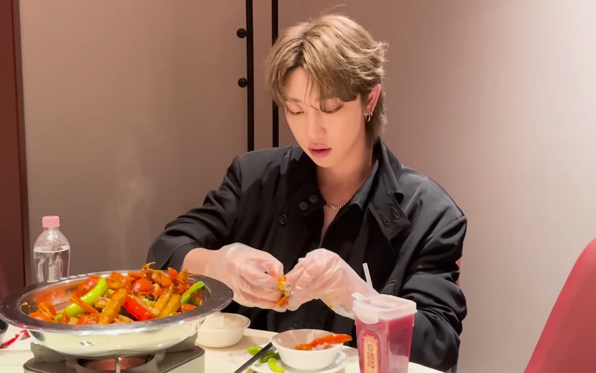 wonubliss's tweet photo. minghao 🤍🦀🦞🦐 https://t.co/l6v9e44otb
