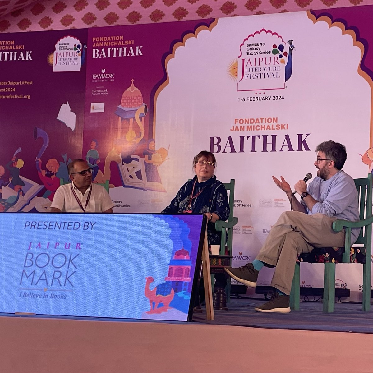 albarrett09's tweet photo. Loved this rich, engaging discussion about the multi-layered world of translating &amp; translators with @arunava @shreedaisy #DanielHahn 

Even better to watch it with @eshabeebooks - one of our partners working with us to champion underrepresented voices through translation

#JLF https://t.co/2dZabT6xsf