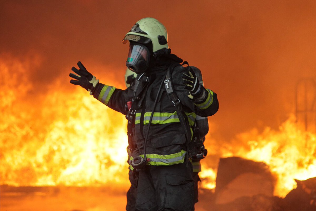 PiensaPrensa's tweet photo. Cuatro focos simultáneos, no se descarta intencionalidad en incendios de Viña del Mar. https://t.co/ff5Rip4ur4