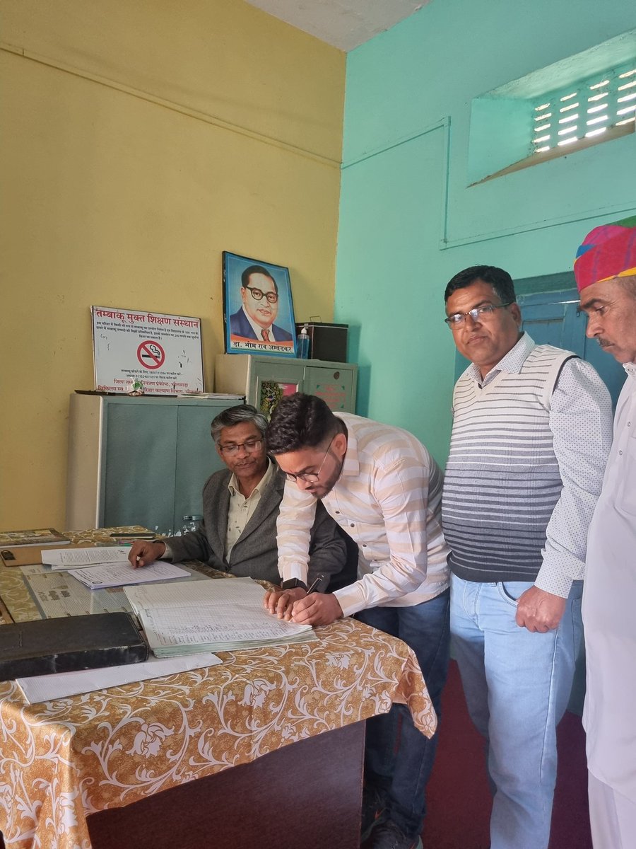 भाई <a href="/jay_depan/">Lecturer J.R. देपन 🇮🇳</a> के संघर्ष को सलाम ये हम सभी के लिए प्रेरणास्रोत से कम नहीं है कि एक व्यक्ति जिसकी पारिवारिक परिस्थिति अनुकूल न होते हुए भी एक ही साल में लगातार एक बाद एक 2 व्याख्याता की नौकरी प्राप्त की।✌️✌️

इसी क्रम में भाई को दिल्ली के बाद राजस्थान में #व्याख्याता भर्ती 2022