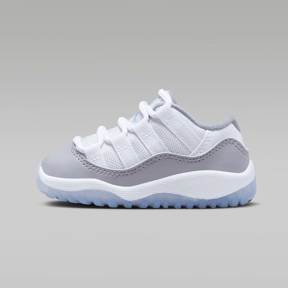snkr_twitr's tweet photo. AD: Couple of sizes
TD Jordan Retro 11 Low 'Cement Grey'

Shop -> https://t.co/fJHNu0C3IX https://t.co/1AZ3dogvBN