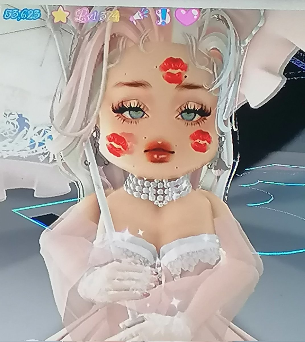 She low-key eats nglll