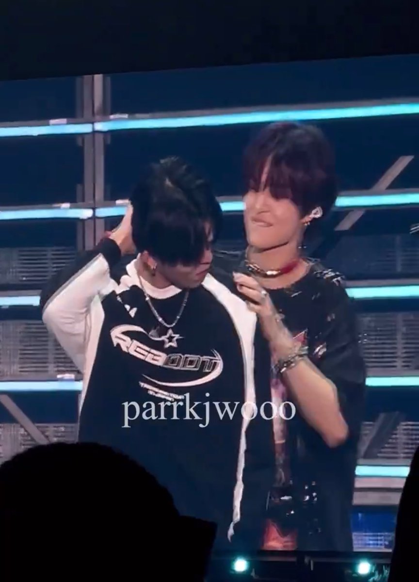 parkbeaus's tweet photo. oh my god…. this might just be THE most attractive park bros clip ever https://t.co/lKRIGd3pA2