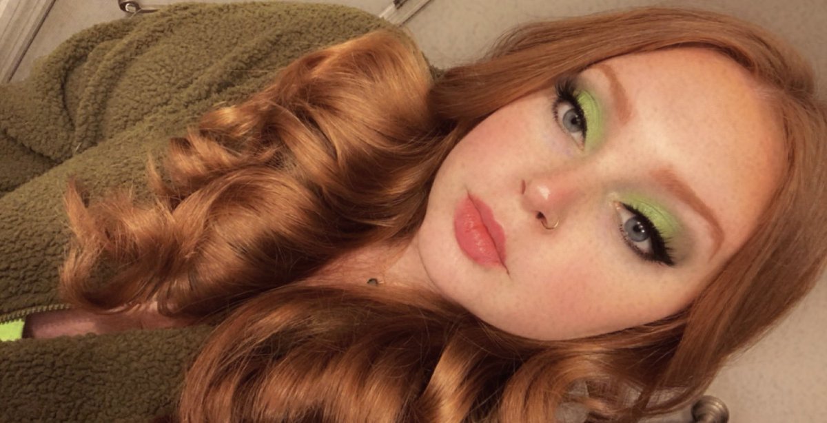 MsKittyRage's tweet photo. I love green 💚 https://t.co/2Hl8PAlQhP