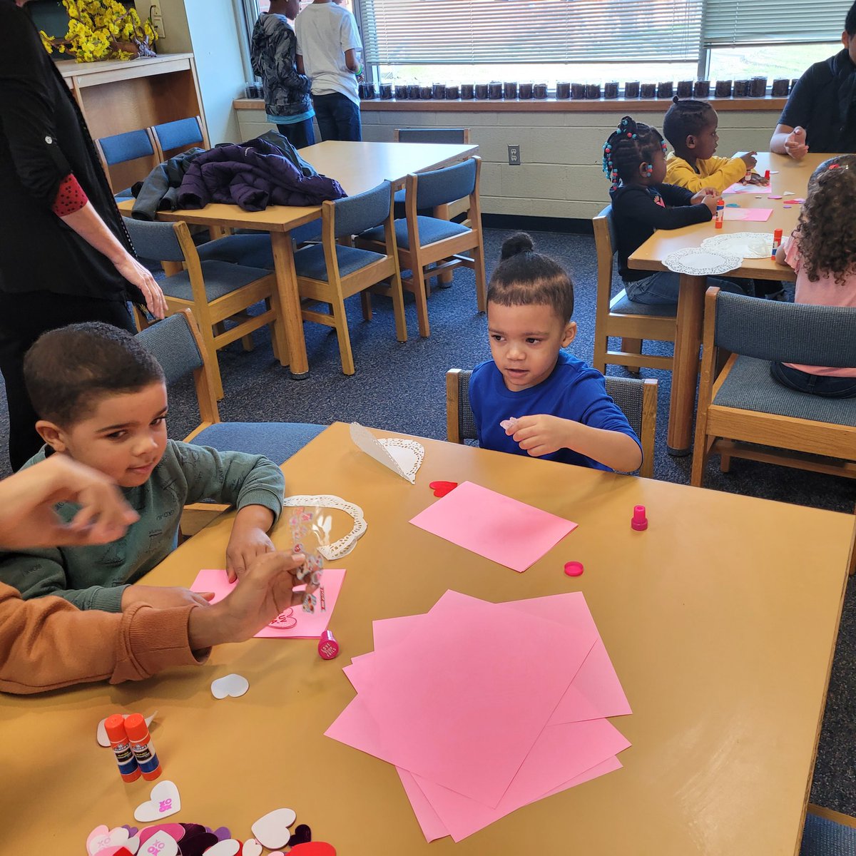 Big Shout out to the students and staff at The  Alternative Learning Lab.They visited my Pre-K class and we had a Blast💥.Everybody was on there best behavior, we had arts crafts and story time.Thank you so much for such a fun day...looking forward to future collaborations!