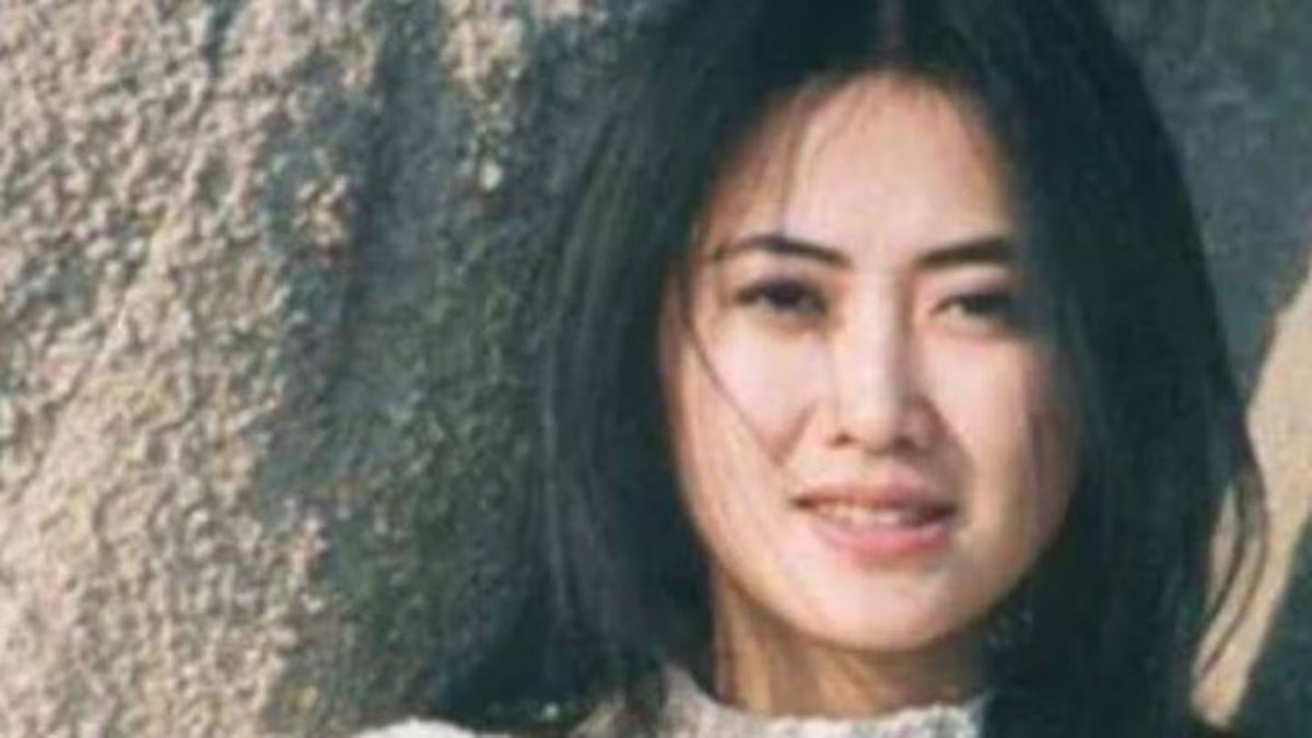 wendyp4545's tweet image. China's President Xi's only daughter  Xi Mingze, married an American and lives here in the United States.

She's a Harvard Grad who earned a bachelor of Arts degree in psychology from Harvard University. She graduated in 2014 after studying psychology and English.

Her profession…