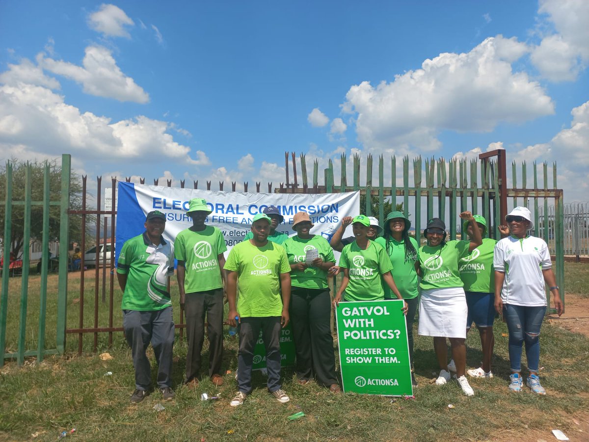 nasiphim's tweet image. My colleagues and I are on this thing ka #eachonebringone and #registertofixSA today.