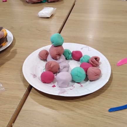 CeeferCrafts's tweet photo. First batch of foam clay catch pots made by my ladies in the residential care homes.
One lady made a stack of balls and if that's what makes her happy I'm happy too. The classes are all about having fun
#SeniorCrafting
#MHHSBD #CraftBizParty https://t.co/5hMWQxADAn