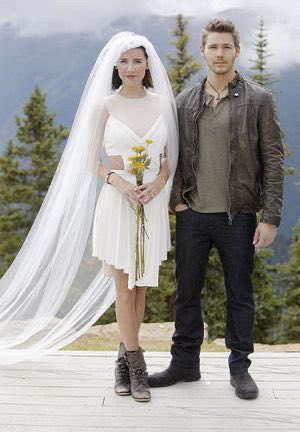 TwBeautiful's tweet photo. Sarà la stessa montagna del matrimonio di Steffy e Liam? Quello dopo tre ore dalla restituzione dell’anello da parte di Hope? Quello orchestrato da Bill?#twittamibeautiful https://t.co/jty3mPYHtg