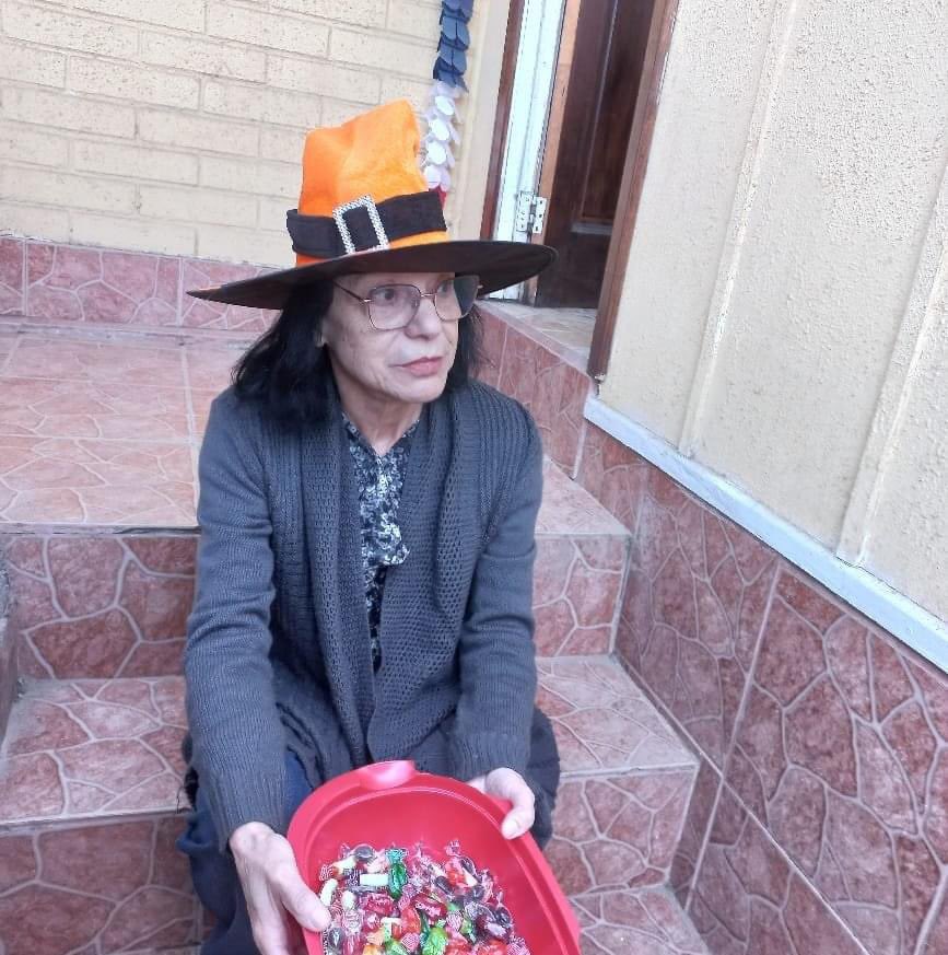 _Rossel_'s tweet photo. Gracias a quienes compartieron a mi tía, quien estaba extraviada en el incendio. Lamentablemente no logró salir. 💔
Descansa tía hermosa. 🕊️
Y un abrazo a aquellos que están con la pena igual que nosotros, y mucho ánimo a quienes siguen buscando los suyos ❤️‍🩹 #IncendioForestal https://t.co/PJEbAD0ImC