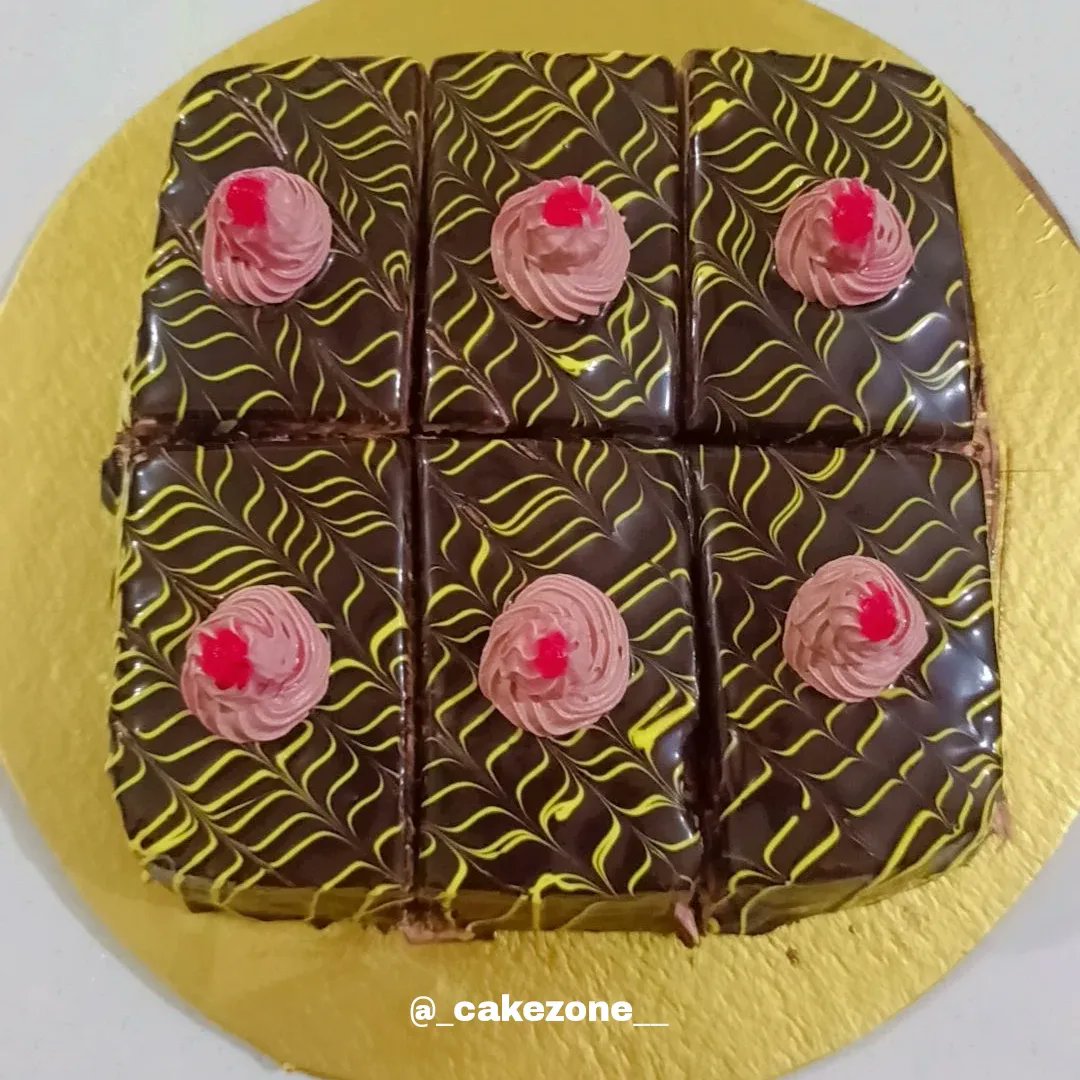 Eggless chocolate pastry🍫🥰
youtube.com/@Nehacakezone1…

#pastry #chocolatepastry #chocolate #eggless #baking #hapiness #goodfood #freshwork