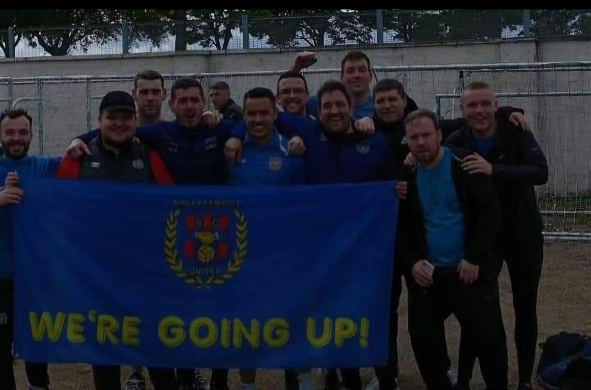 Everyone at Ballyfermot United SSC is deeply saddened to hear the news of the passing of our former Saturday Side Manager Gary Myers. 
On behalf of everyone at Ballyfermot United we would like to pass our condolences to Gary's family and friends at this time.
Rest in peace Gary