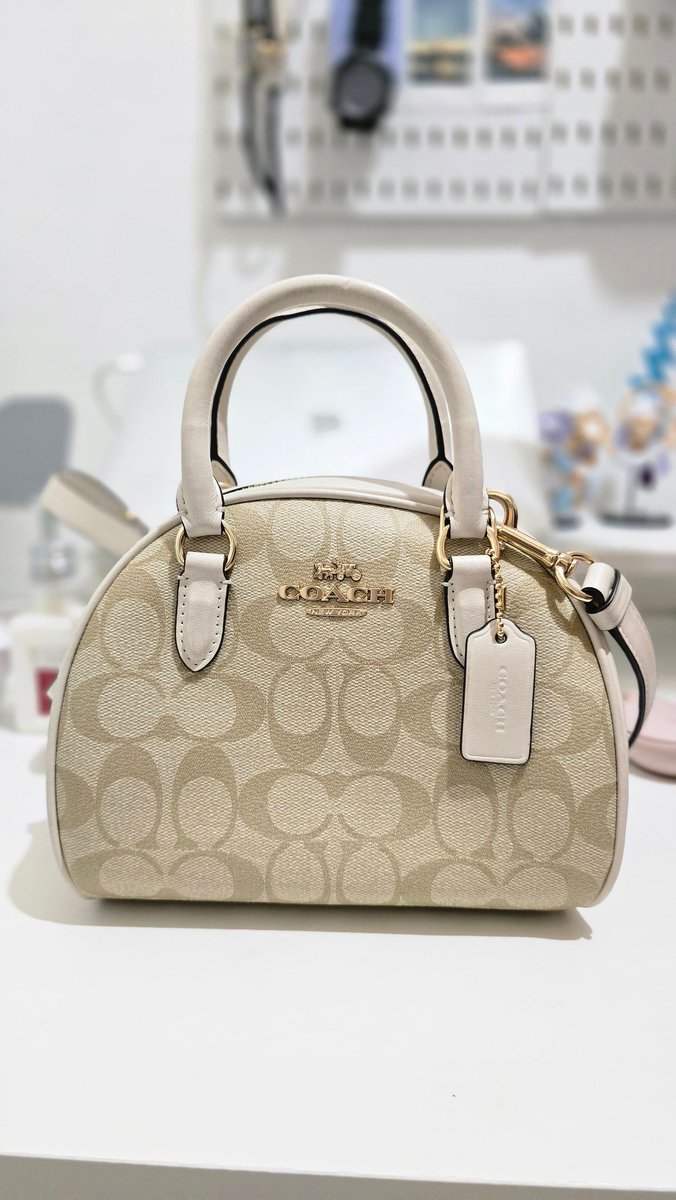 whiterabbit07's tweet image. Mau prelove aja tas coach sydney satchel 
Ori ya bkn kw kw beli di store bagus itc permata hijau, masih ada tag dan bon pembelian nya jg. Aku jual 1.9 aja masih bagus bgt terawat pokoknya kaya baru.

#ZONAUANG #PRELOVE #PRELOVETAS #Prelovetascoach