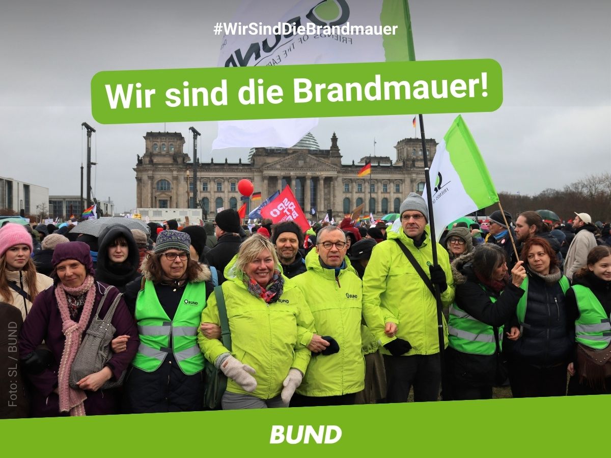Mit 300.000 Menschen machen wir in #Berlin #HandInHand klar: #WirSindDieBrandmauer!