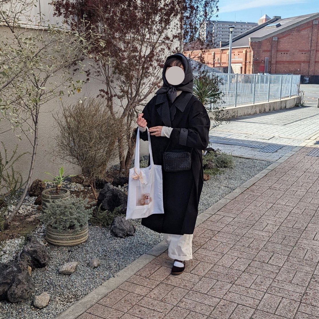 ym_donut's tweet photo. 妹には防災頭巾。旦那には農夫。
友の母にはマッチ売りの少女と命名された
最近お気に入り入りのコーデ。 https://t.co/XGGWoAqguQ