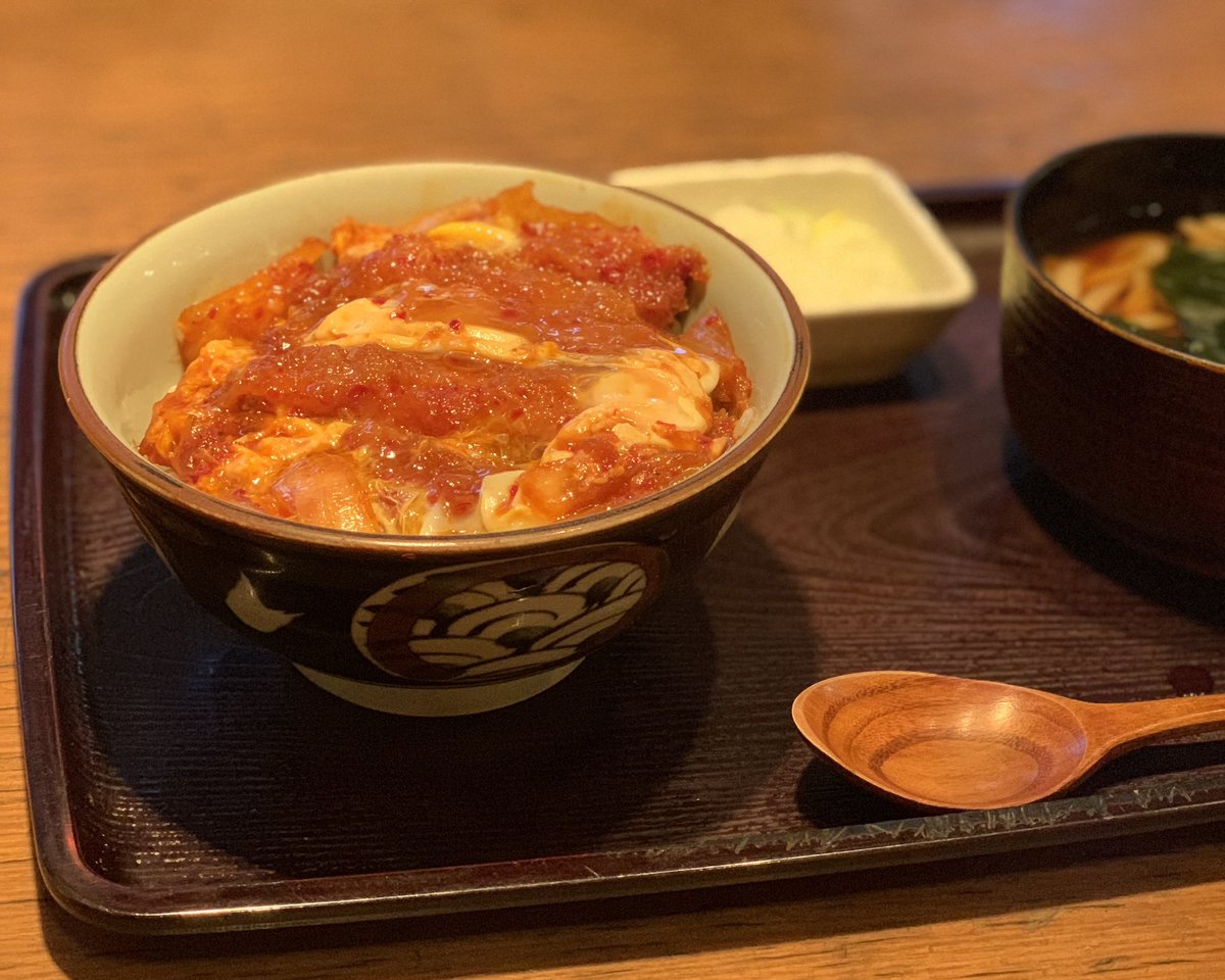 _iwatamari_'s tweet photo. 大隈講堂で講演、真剣に早稲田大学グッズを購入し、アナザースカイII以来のごんべえ辛子カツ丼で〆、2010卒の社長の土曜日👨🏻‍🎓 https://t.co/gzBQ6rX7EL