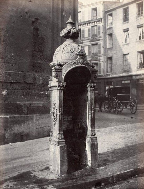 Tempat pipis umum, Paris 1875.

#TurunkanJokowi 
#TurunkanJokowi