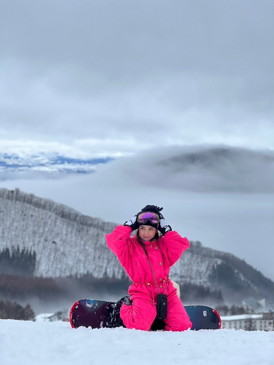 Aliz0511's tweet photo. スノボ🏂しに行きました😁 https://t.co/2FGpjCgzbq