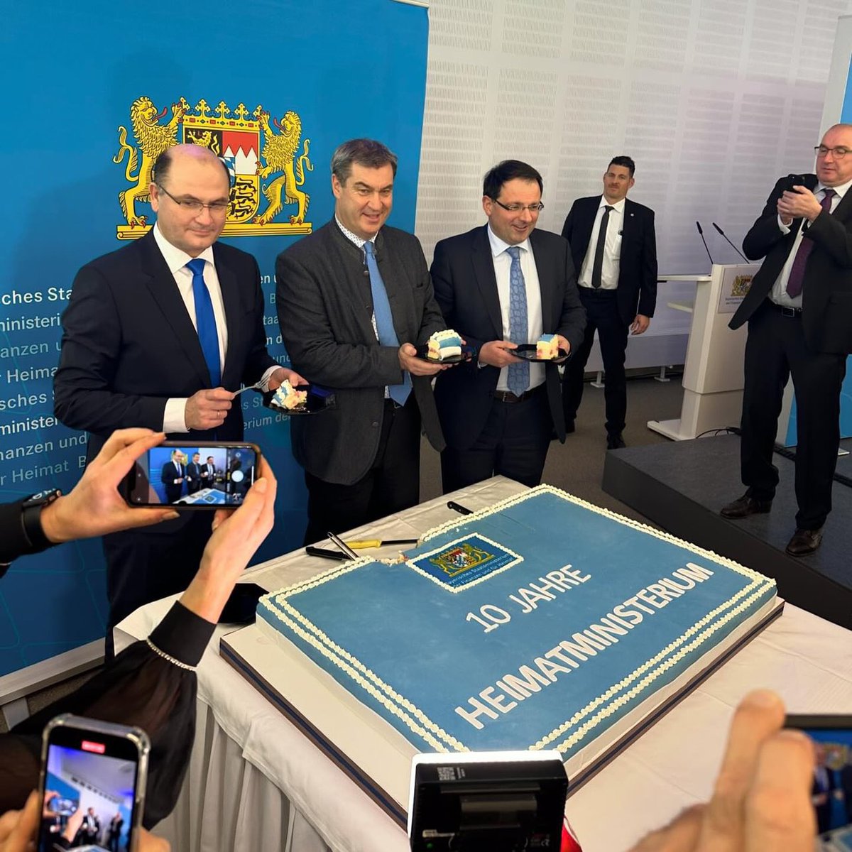 Michael Bitzinger tweet media