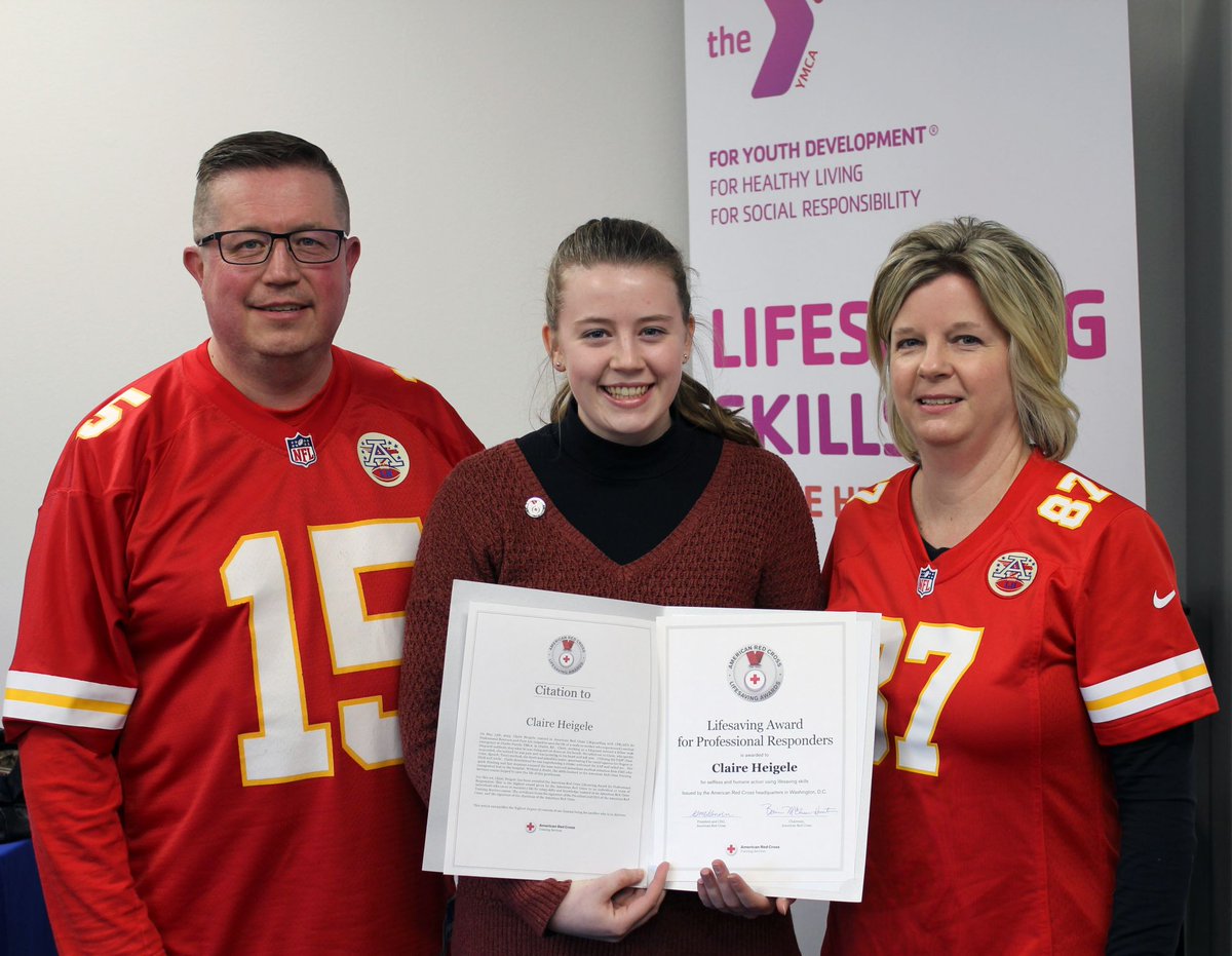 KansasCityYMCA's tweet photo. Claire Heigele, part of our lifeguard team at Olathe Family YMCA, earned the Red Cross Lifesaving Award — one of the highest commendations given by the Red Cross. Congratulations Claire! https://t.co/7bkUm0YRHC