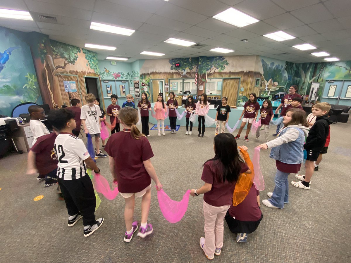 HayesStuCo's tweet photo. Bosses vs Leaders led to wonderful conversations during our student council meeting! Lots of laughs during our “Cut the Cake” game (thanks @JHEMusicTeacher ) !! So proud of these student leaders! #HayesHawks https://t.co/qkU1yIUwLo