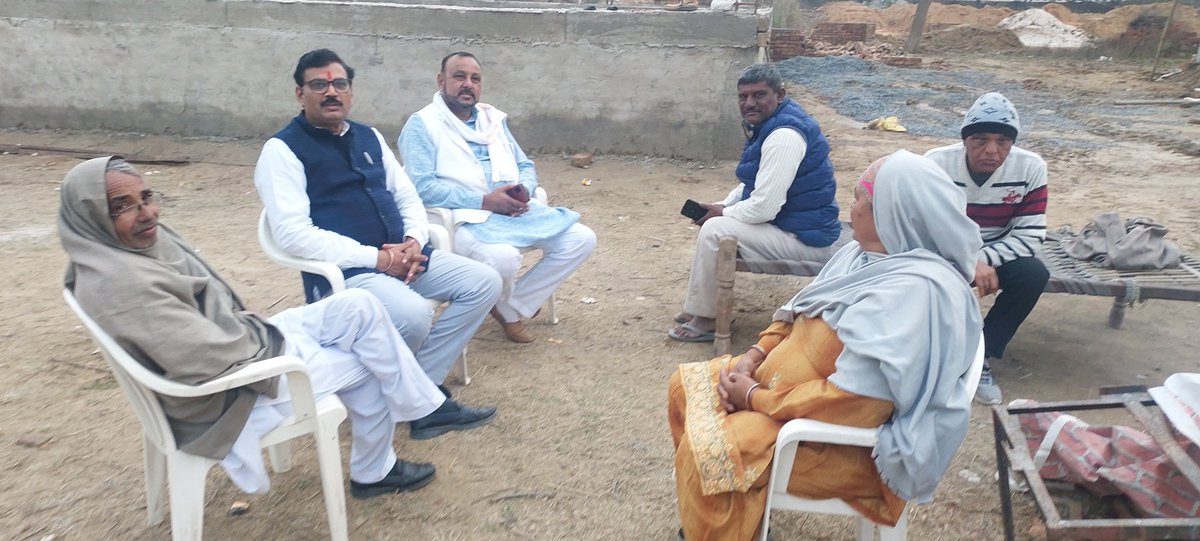 dr_rakesh408's tweet photo. समाज मे जितना सम्मान औऱ भरोसा हमे कमजोर तबके के लोगों से मिलता है क्य़ा हम उनके लिए उतना काम कर पाते  है फिर  ये ध्यान आता  है कि श्री राम जी  की कृपा से सब सम्भव है https://t.co/9ovMFSr5KF