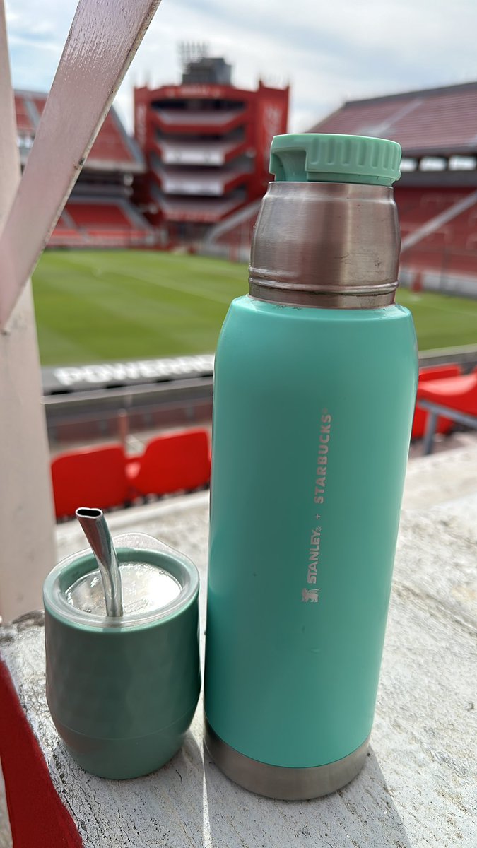 claudioavin's tweet image. Poniendo mi granito de arena desde temprano en el lugar mas lindo del mundo @Independiente #Independiente #TodoRojo