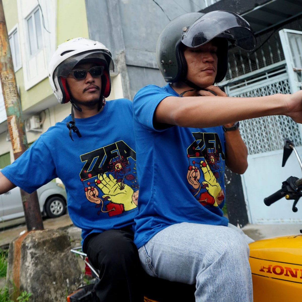 zzeapop's tweet photo. Berkolaborasi dengan #binarstudio sangat mejik, abis ini rekaman lagi laaaaaah. https://t.co/JQUYm3OxEQ