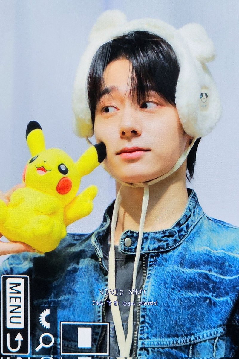240203
땡글 피카츄

#원어스 #환웅 #ONEUS #HWANWOONG