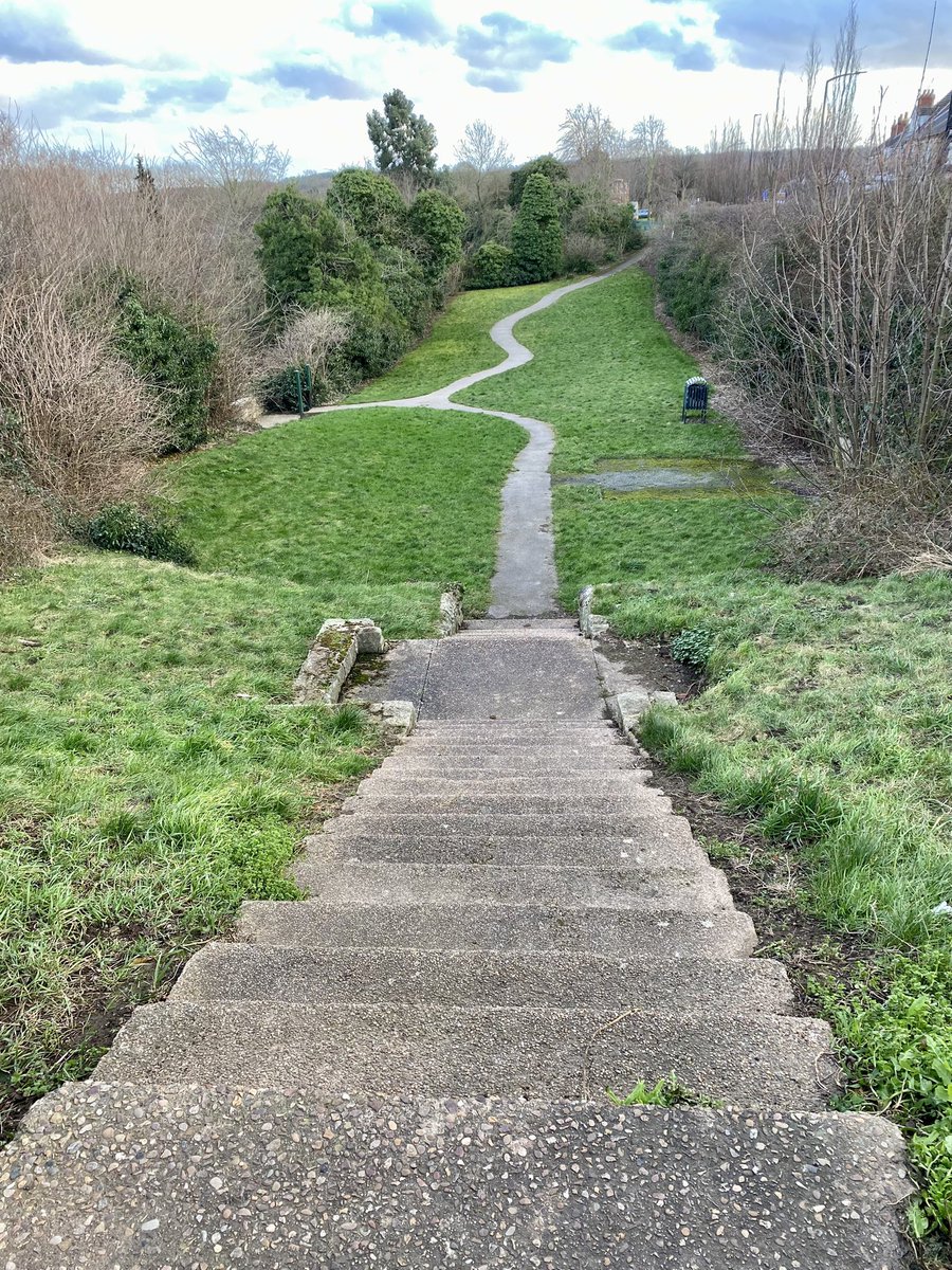 For #Stairsonsaturday 
Pleasing winter  view of descending steps and winding path in lateral part of Warmsworth park, taken from side of community library. #cityofdoncaster 
@donnyfarmshop 
@MayorRos 
@DanumGLAM