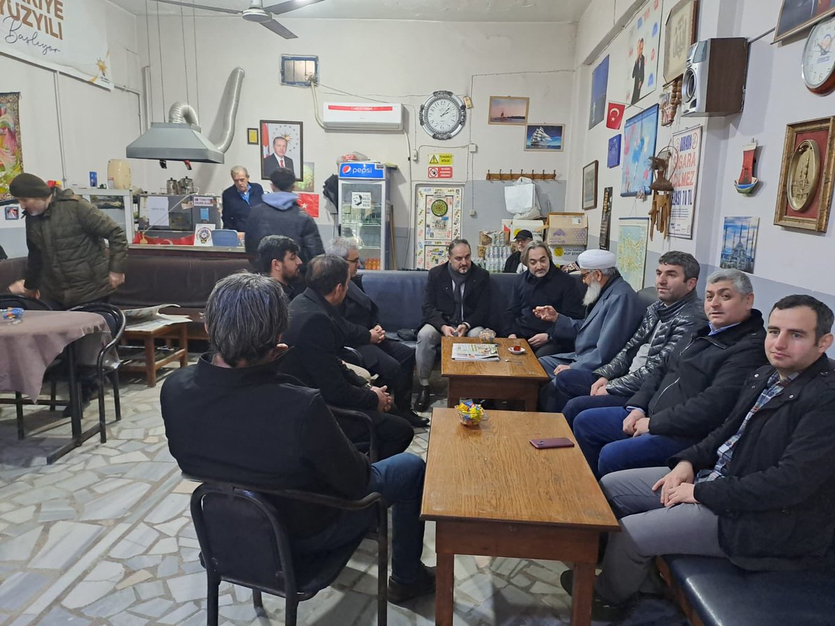 syigitoglu18's tweet photo. Habipler Mahallemizde kıymetli hemşehrilerimizle sohbet ettik. 

Rizeli kardeşlerim, 31 Mart’ta bir kez daha güçlü ve etkili destek verecek.

@murat_kurum https://t.co/k4XTrz9qYC