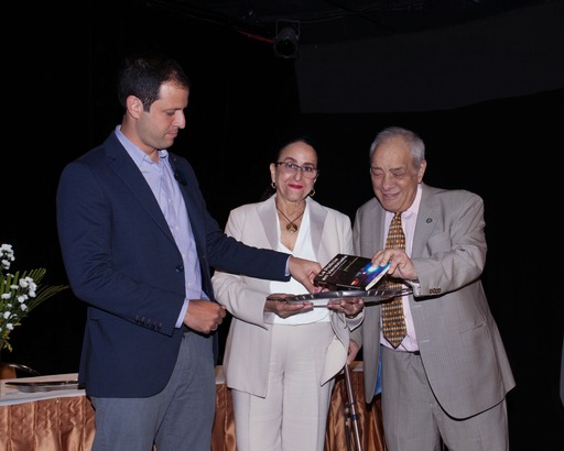 javiergorrino's tweet image. Bonito recuerdo del lanzamiento y bautizo