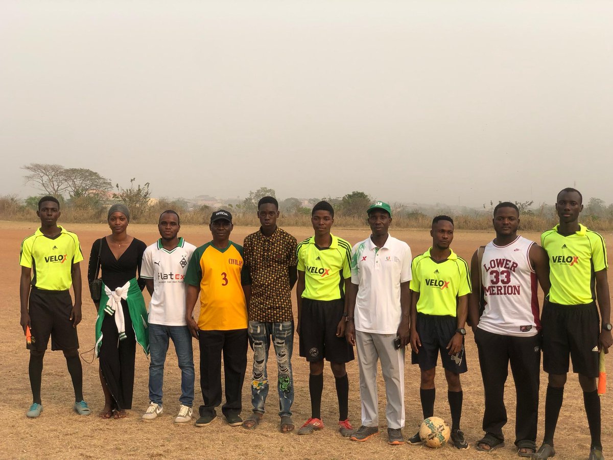 hfworld_'s tweet photo. 🏅🏅 Direction of Sports, FUNAAB, organizers, and officials of the competition ahead of kickoff of the final.

#ESGvol3 #FUNAAB https://t.co/t6ARhoZNSm