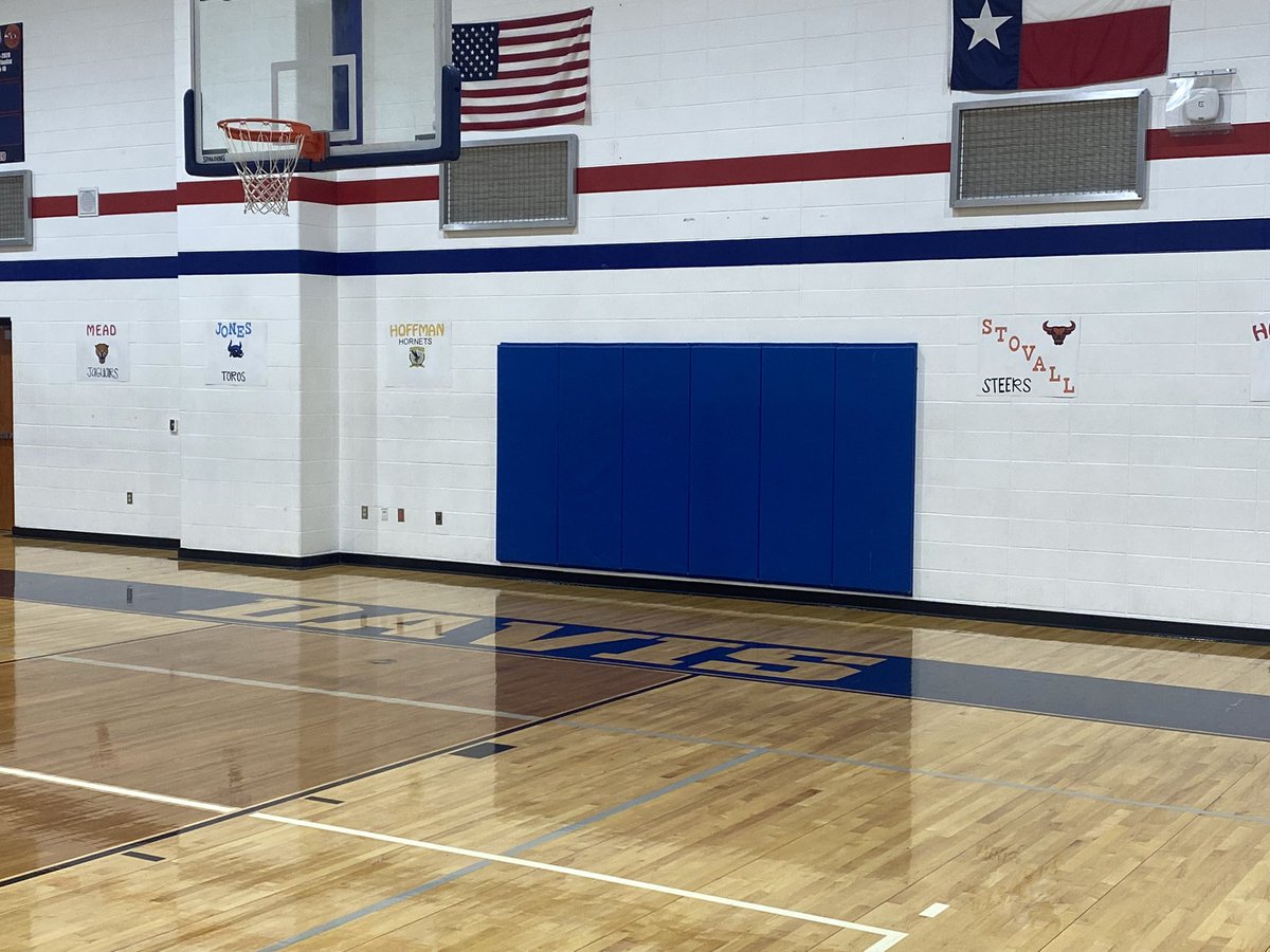 Gyms ready for <a href="/AldineAthletics/">Aldine Athletics</a> Middle school Championships starting at 9am. Big Shoutout to <a href="/BODFalconCheer/">DAVIS HIGH SCHOOL CHEER</a> for the school signs for our Aldine Middle Schools. #MyAldine #BOD💪🏾