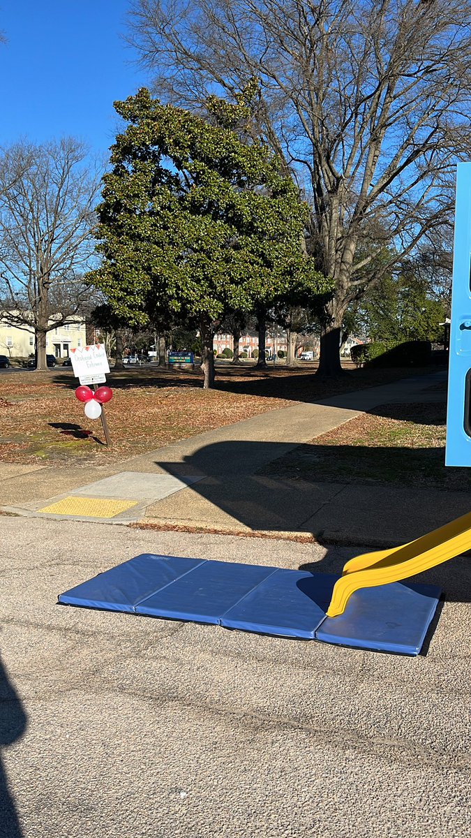 We are at John Marshall HS this morning!!! Come get a book!!! Supporting the Delta Oratorical Contest <a href="/RPS_Schools/">Richmond Public Schools</a> <a href="/JasonKamras/">Jason Kamras</a> <a href="/CJBellTeach/">Cassandra B</a> <a href="/EboniMassey/">Eboni Massey</a> <a href="/VAASL/">VAASL</a> <a href="/aasl/">AASL</a>
