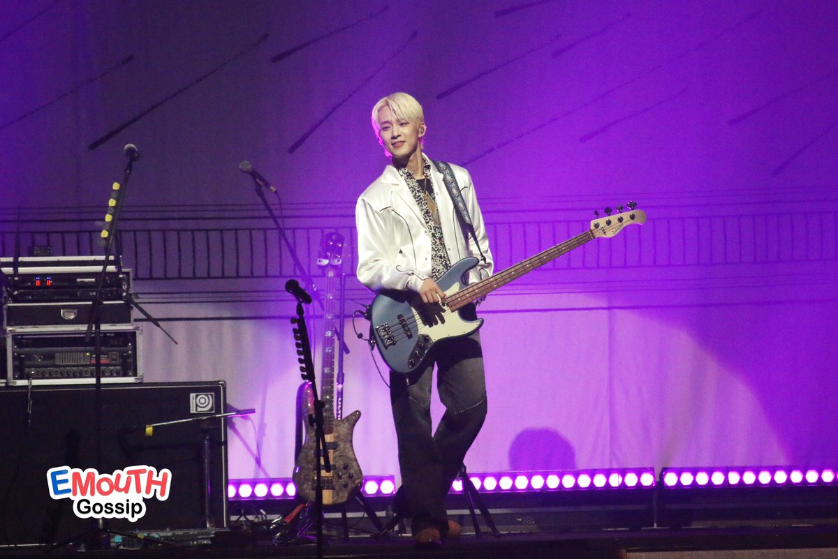 EM_Gossip's tweet photo. สนุกสุดเหวี่ยง เตรียมลุกขึ้นเต้น !! 🙌🏻🎤หนุ่มๆ วง #FTISLAND โชว์แบบจัดเต็ม ให้แฟนๆหายคิดถึง ในคอนเสิร์ต “2024 FTISLAND LIVE ‘HEY DAY’ IN BANGKOK” 🎸✨

#HEYDAYinBKK #HEY_DAY 
#LEEHONGGI #CHOIMINHWAN 
#LEEJAEJIN #이재진
#이홍기 #최민환 #FT아일랜드 
#2024_FTISLAND_LIVE_HEYDAY_IN_BANGKOK