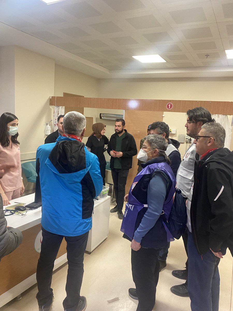 urfatabip's tweet photo. Şubat depremlerinin birinci yılında Kahramanmaraş ve Gaziantep’teyiz.

TTB heyeti ile beraber Gaziantep’te basın açıklaması yaptıktan sonra Kahramanmaraş merkez ve ilçelerinde sağlık kurumlarını ziyaret ederek meslektaşlarımızla dayanışma sağladık.

📢 #DepremiUnutma https://t.co/Q7a2OeAZDS